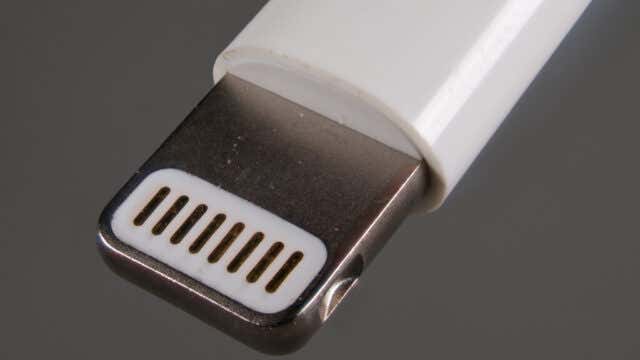 8 Reasons Why Your iPhone Charging Port Is Loose (And How to Fix)