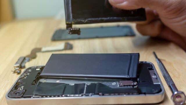 How To Tell If It’s Time To Replace An IPhone Battery