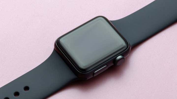 Is Your Apple Watch Side Button Stuck or Unresponsive? Try These Fixes